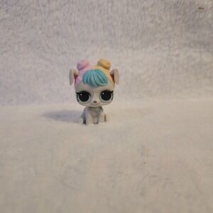 L.O.L. Surprise Big Pet Hop Hop toy